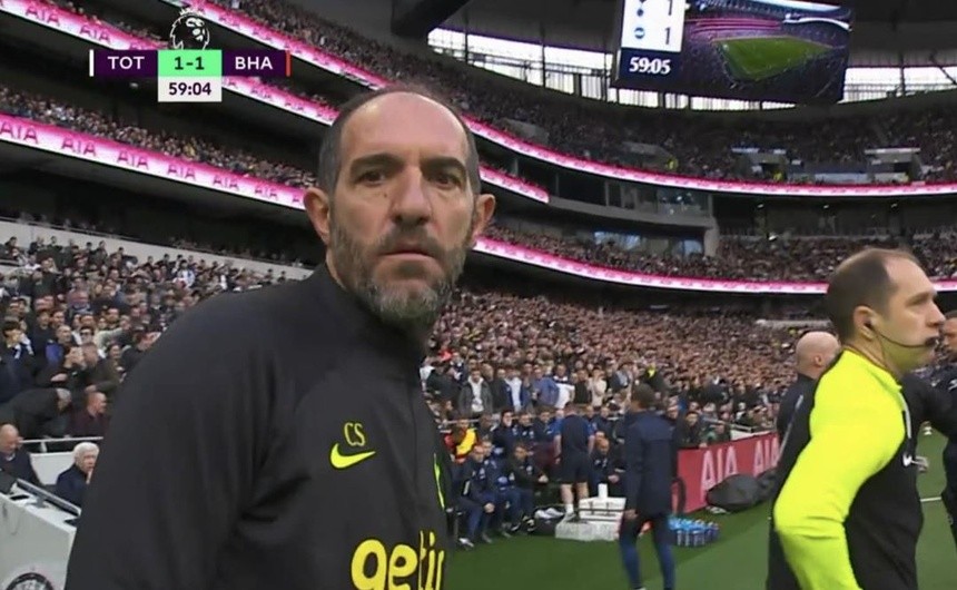 Không làm gì, HLV Tottenham vẫn bị đuổi - Bóng Đá