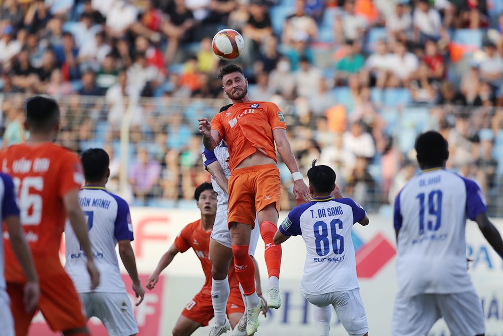 Đua trụ hạng V-League 2023: Niềm tin mong manh? - Bóng Đá