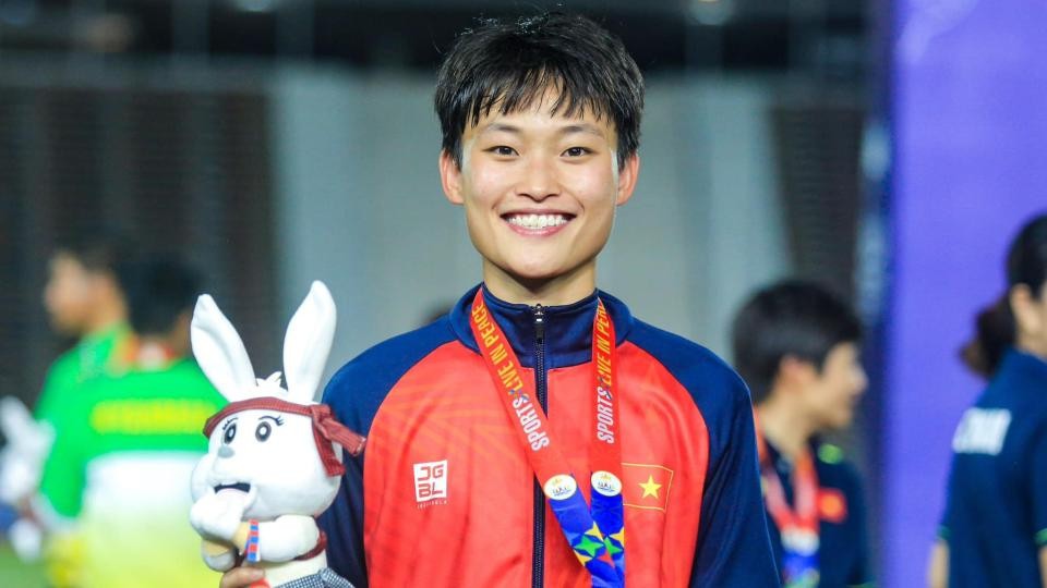 Hải Linh: Chiến binh đa năng ở tuyển nữ Việt Nam - Bóng Đá