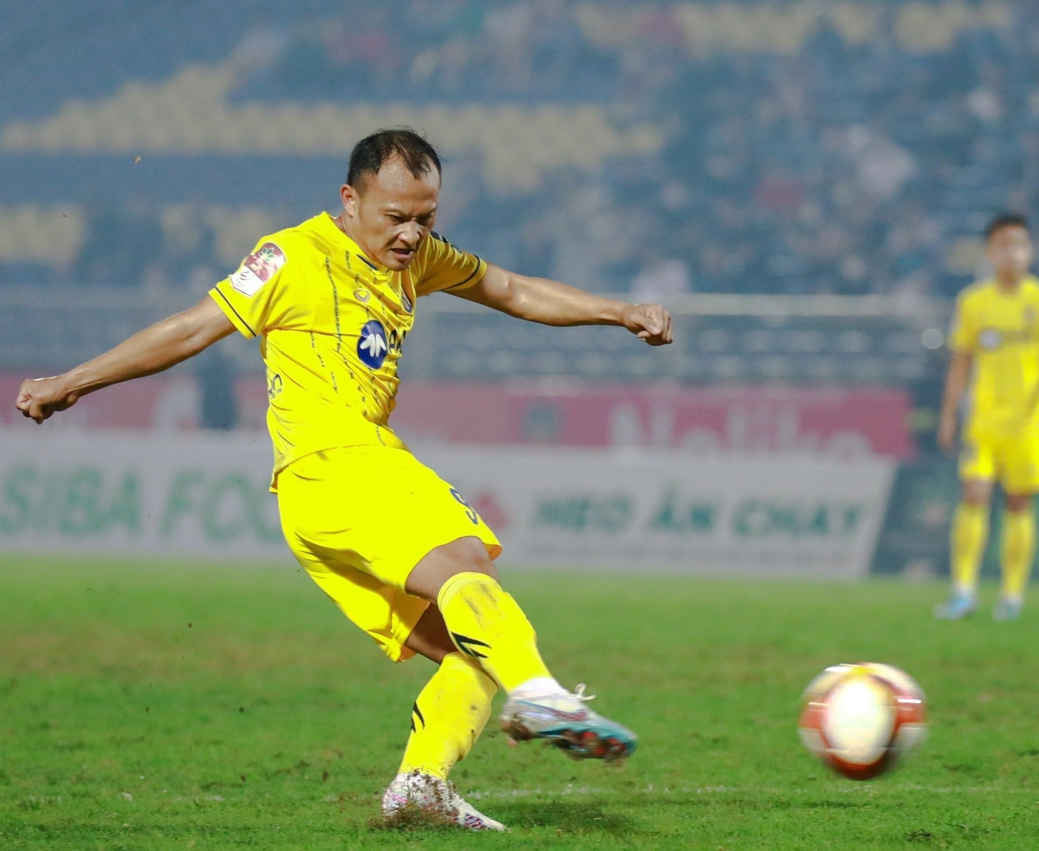 Rõ lý do Trọng Hoàng chưa ra sân cho SLNA mùa này - Bóng Đá