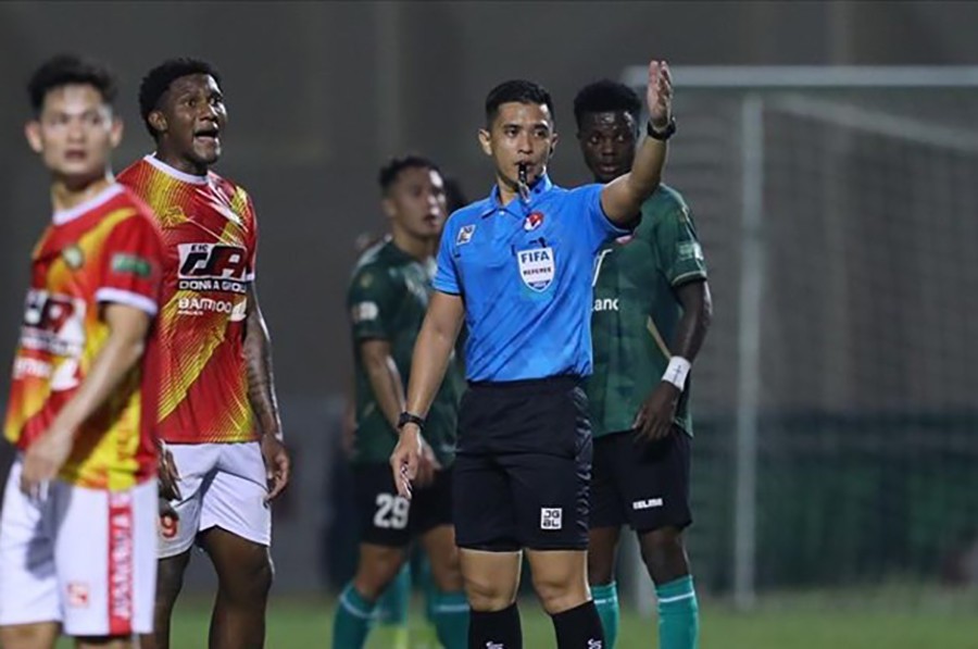 Trọng tài ngoại thổi 'chung kết ngược' V-League 2023 - Bóng Đá