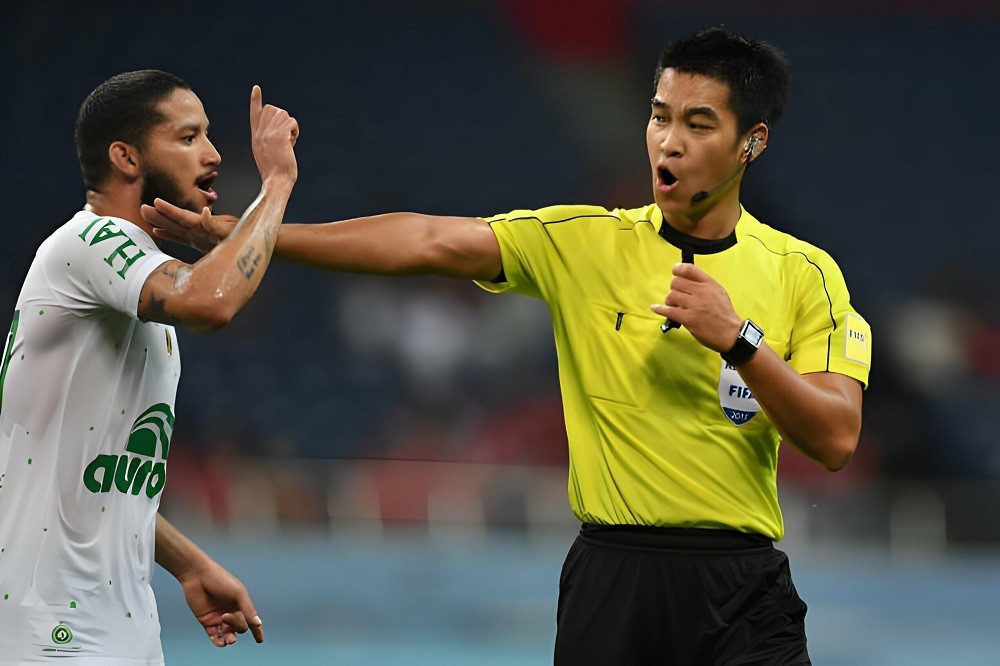 Trọng tài bắt trận Việt Nam vs Nhật Bản là 'người quen' ở V-League - Bóng Đá