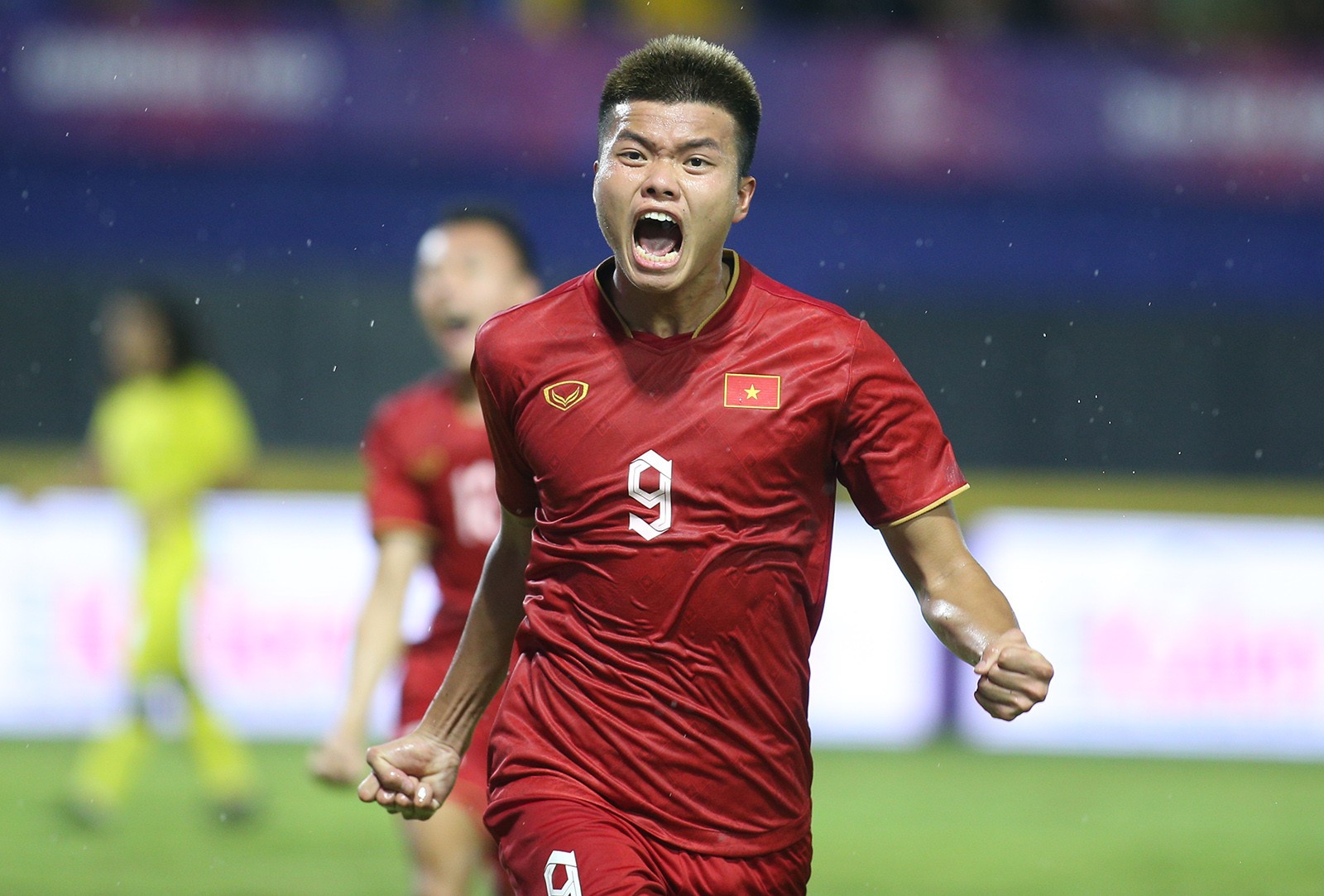 HLV Troussier tuyên bố lớn sau khi U22 Việt Nam thắng Malaysia - Bóng Đá