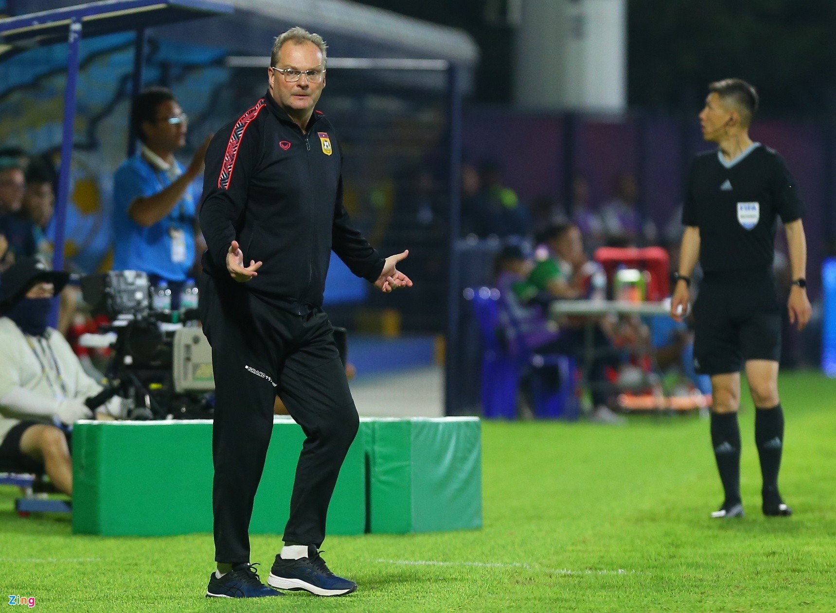 HLV Troussier: U22 Việt Nam căng thẳng khi thắng Lào - Bóng Đá