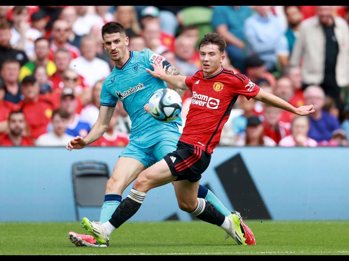 Cạn lời! Harry Maguire lại xử lý ngáo ngơ khiến M.U ôm hận - Bóng Đá