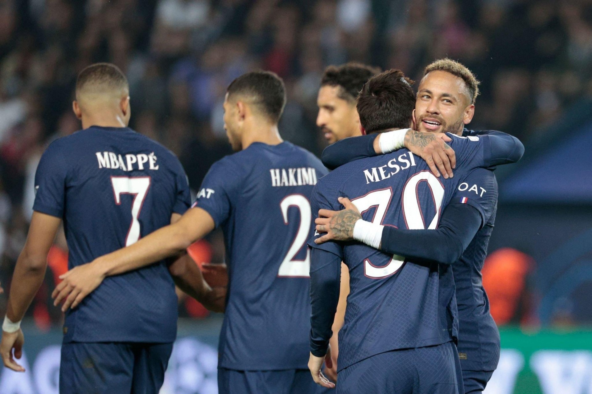 Ảnh sau trận Real, PSG - Bóng Đá
