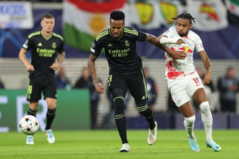 Ảnh sau trận Real, PSG - Bóng Đá