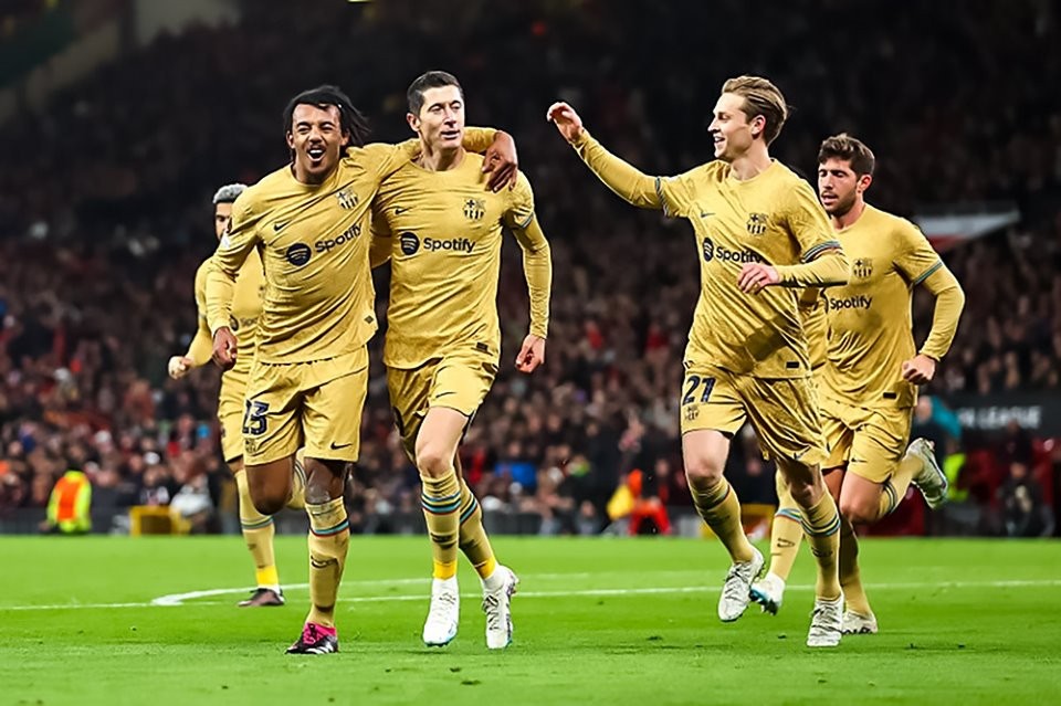 Kỷ lục chờ Barca san bằng sau thất bại trước M.U - Bóng Đá