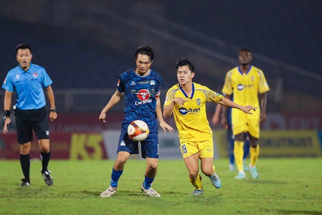 HLV Gong đòi CAHN bồi thưởng khủng; Tuấn Anh nối gót Kiatisuk? - Bóng Đá