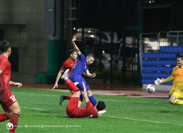 CĐV ĐNÁ gọi tên thầy Park; Báo Uzbekistan: Thắng Việt Nam quá dễ dàng - Bóng Đá