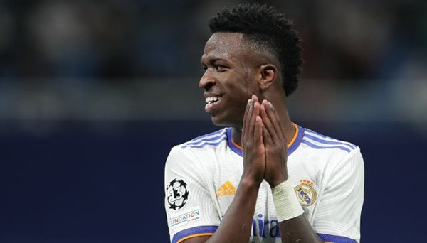 Rõ lý do Vinicius làm loạn ngay trước mặt Ancelotti - Bóng Đá