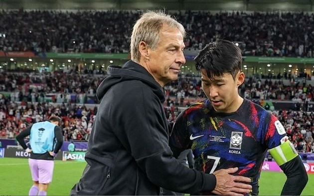 Nhìn HLV Klinsmann bị tẩy chay, ông Troussier nên cảm thấy may mắn - Bóng Đá