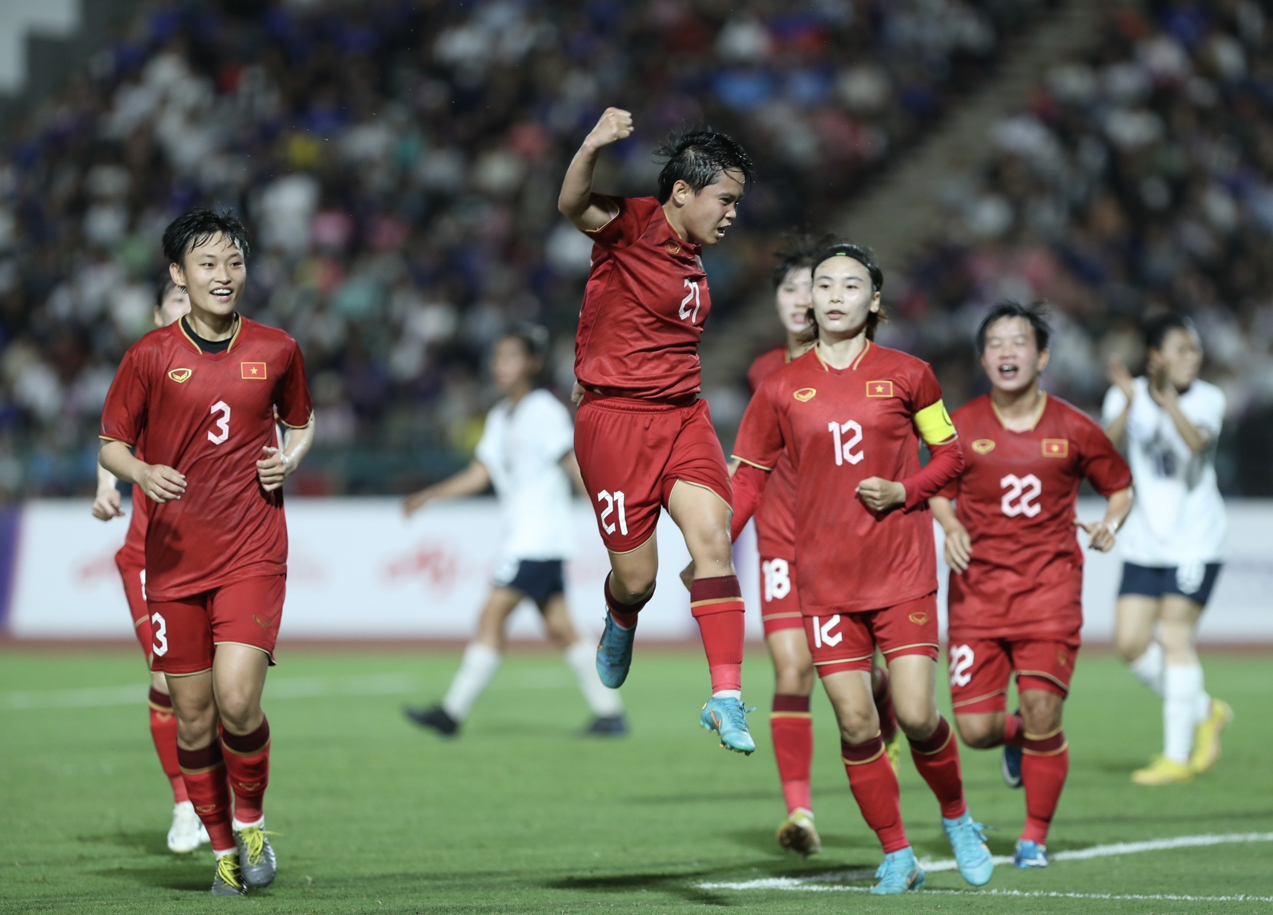 Tuyển nữ Việt Nam: Cú hích Thanh Nhã cùng lứa gen Z ở World Cup - Bóng Đá