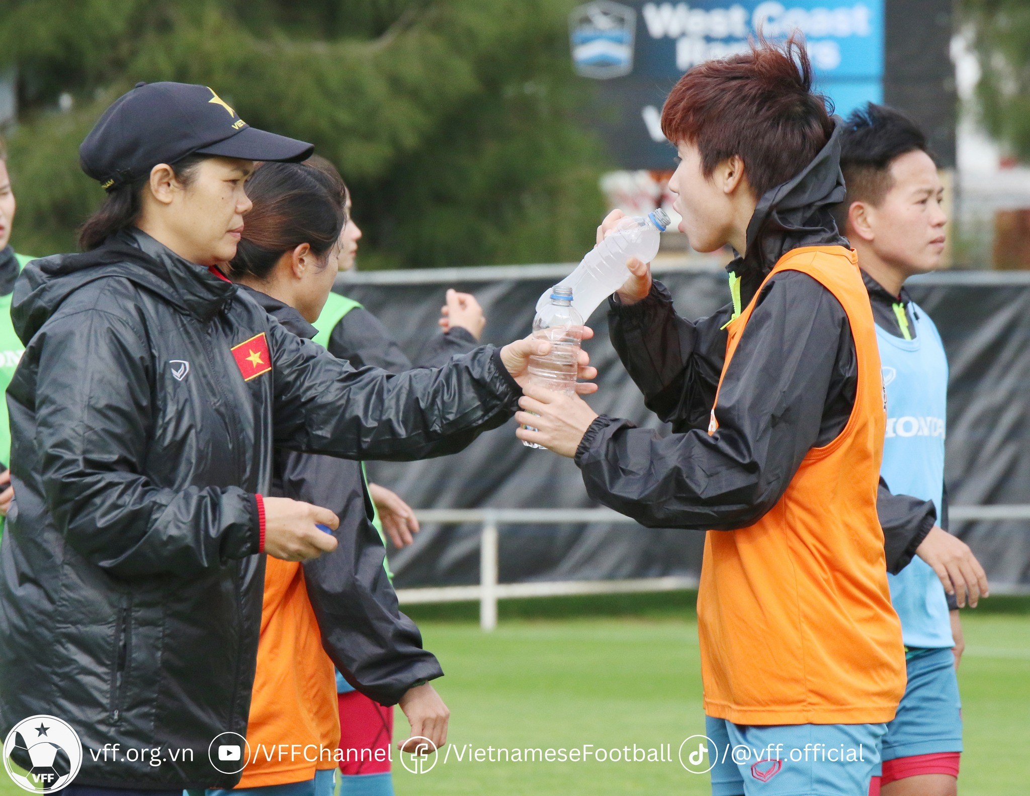 Tuyển nữ Việt Nam tập khối lượng tập trước trận gặp Mỹ - Bóng Đá