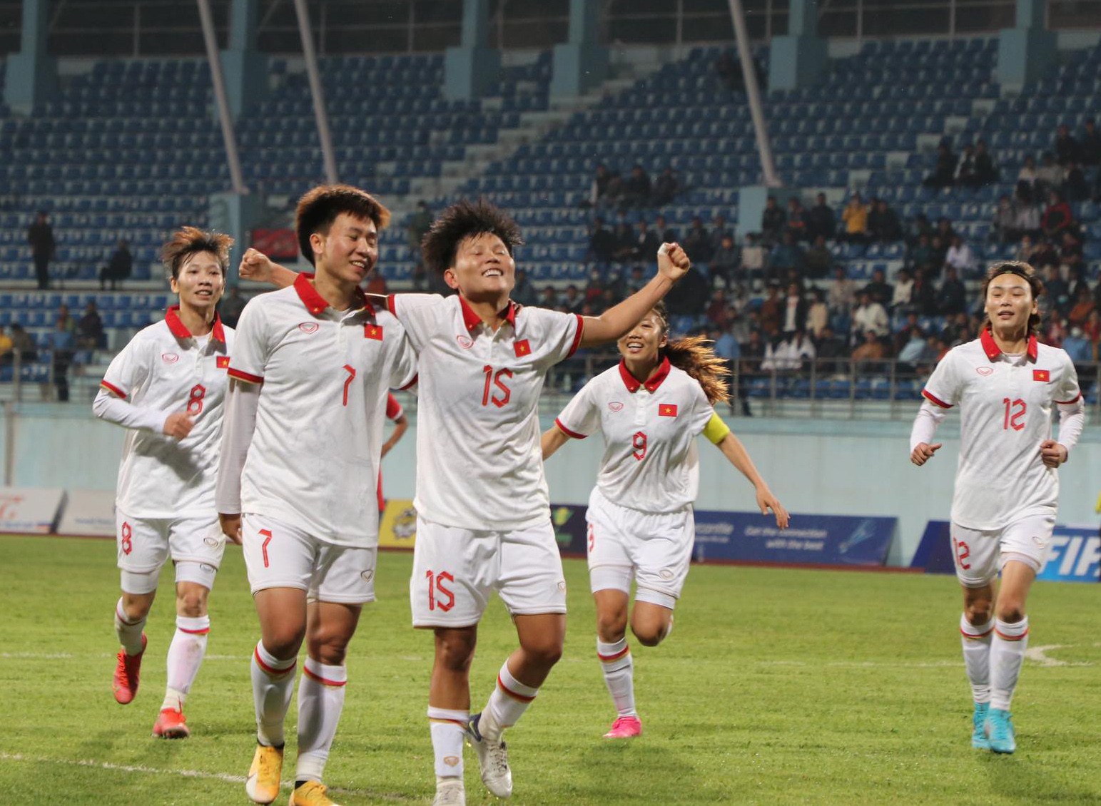 Huỳnh Như lập cú đúp, tuyển nữ Việt Nam đại thắng Nepal - Bóng Đá