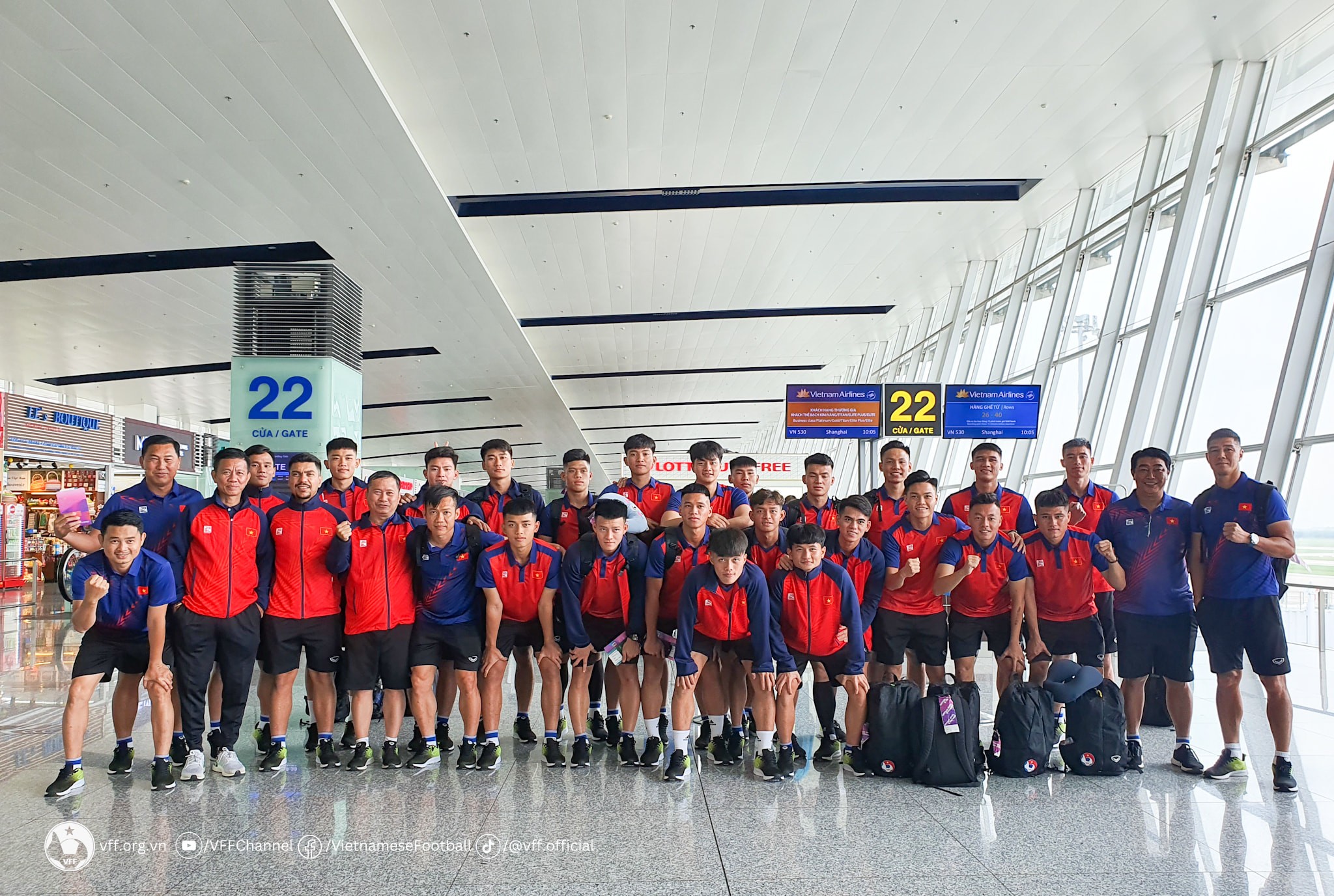 Tuyển Olympic Việt Nam bay sang Trung Quốc, sẵn sàng cho Asiad - Bóng Đá