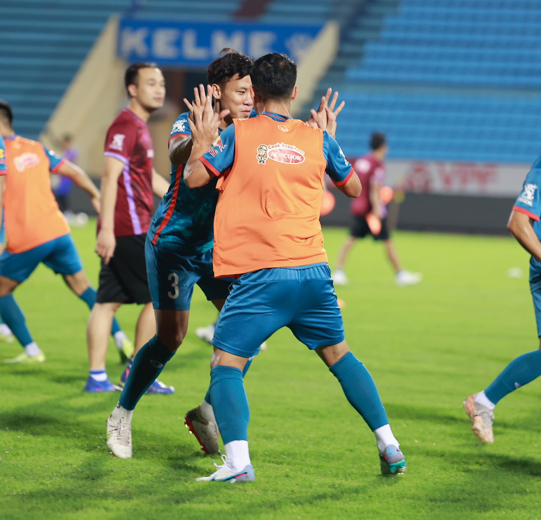 Công Phượng, Văn Toàn háo hức chờ 'xé lưới' Syria - Bóng Đá