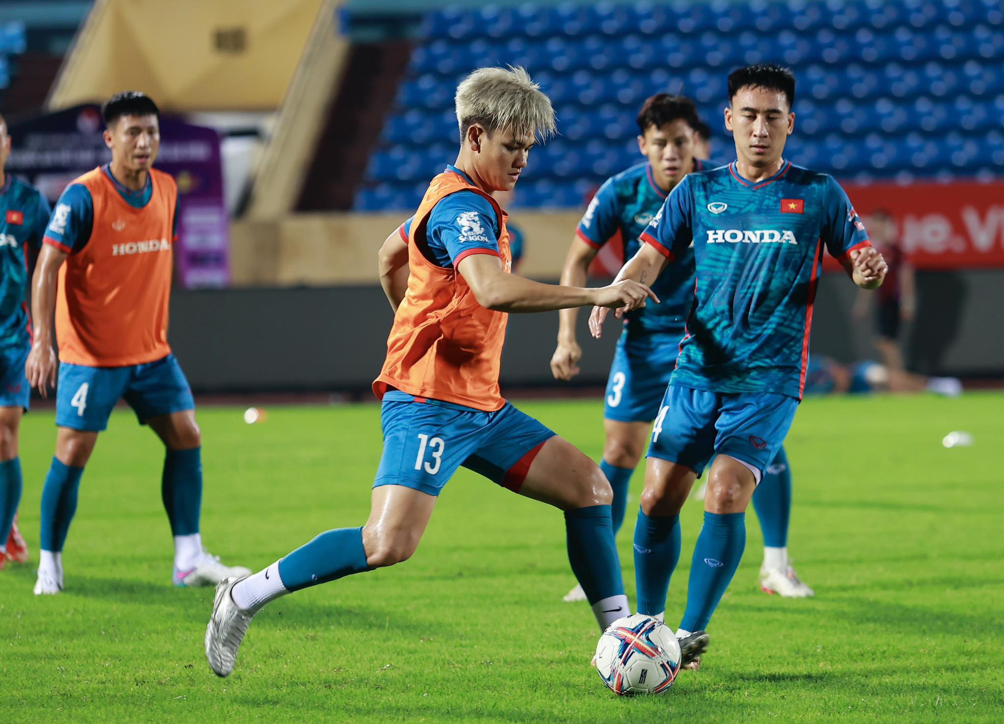 Công Phượng, Văn Toàn háo hức chờ 'xé lưới' Syria - Bóng Đá