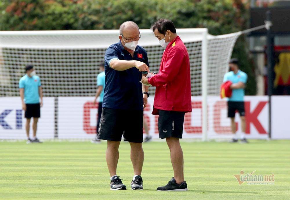 Tuyển Việt Nam tại AFF Cup 2020: Thay đổi thôi, thầy Park - Bóng Đá