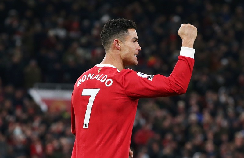Ronaldo cán mốc khủng, đồng đội phấn khích  - Bóng Đá
