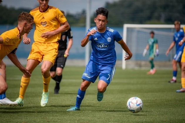 Việt kiều Pháp sắp nhập tịch thành công; HAGL sẽ đua vô địch mùa tới - Bóng Đá