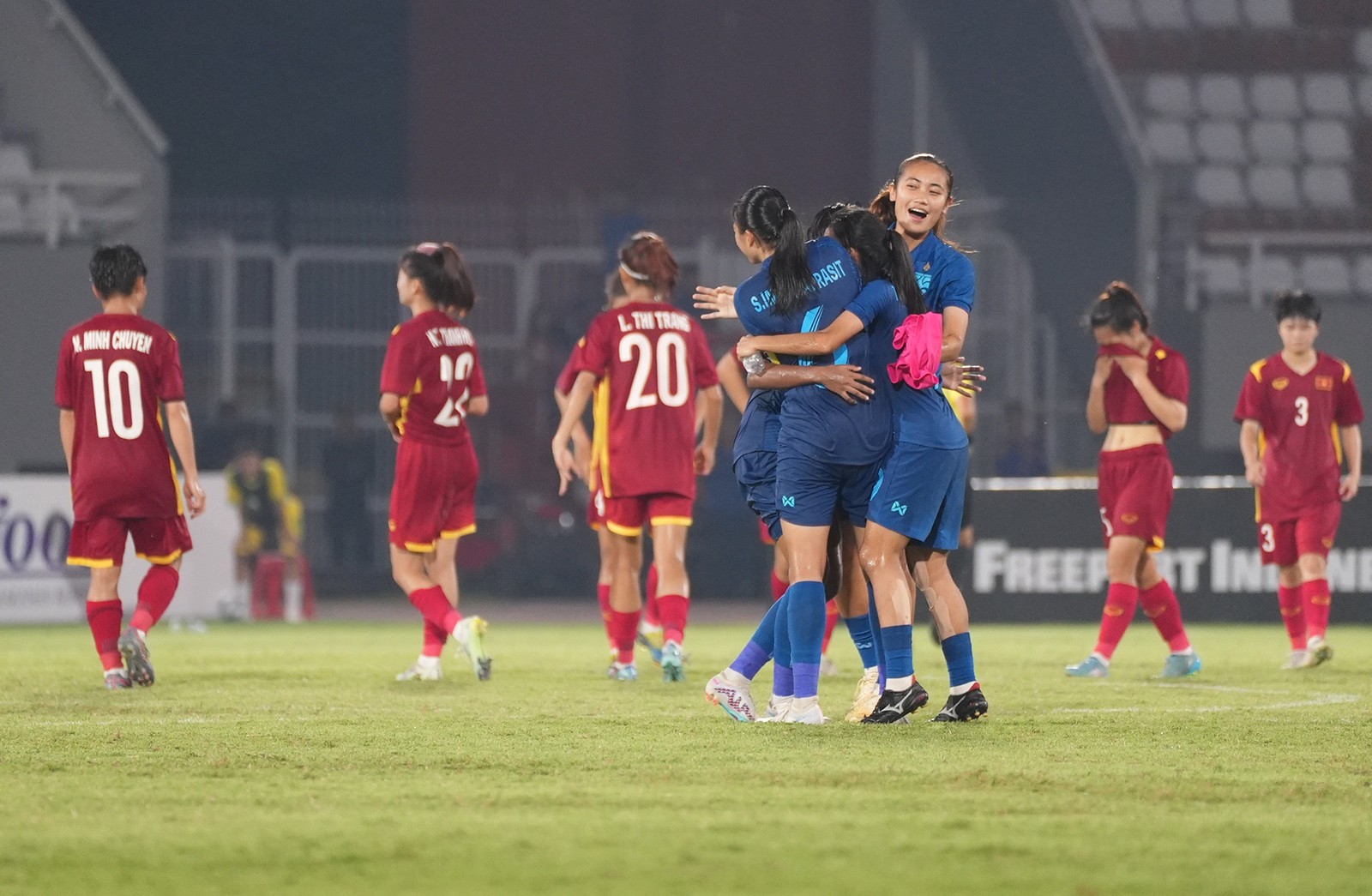 Thua Thái Lan, U19 nữ Việt Nam về nhì Đông Nam Á - Bóng Đá