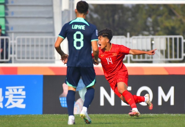 Sao U23 Việt Nam thất nghiệp; Quốc Việt lỡ trận ra mắt HLV Troussier - Bóng Đá