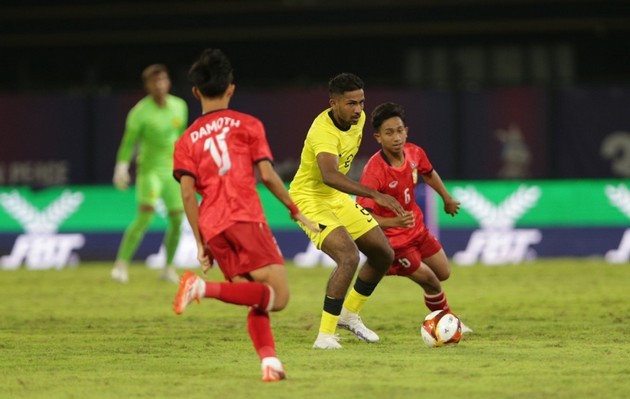 Chiến đấu kiên cường U22 Lào vẫn thất bại trước Malaysia - Bóng Đá