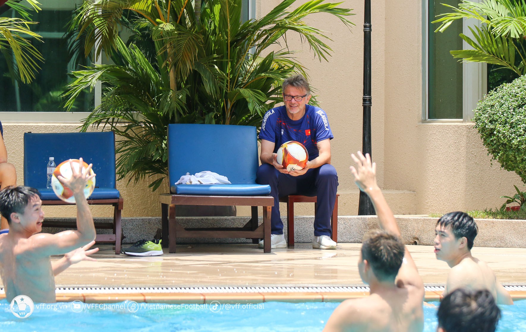 U22 Việt Nam cười thả ga, thảnh thơi chờ đấu Malaysia - Bóng Đá