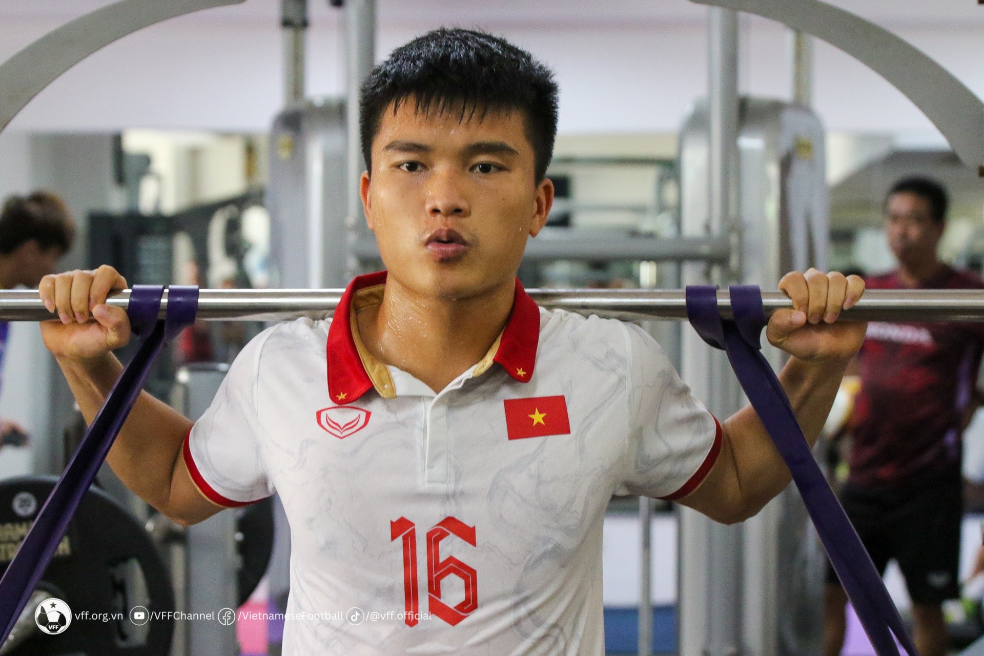 Phòng gym trầm lặng của U22 Việt Nam sau thất bại ở bán kết - Bóng Đá