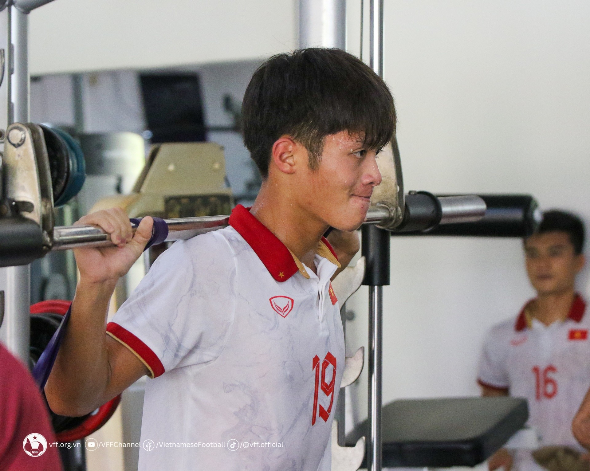 Phòng gym trầm lặng của U22 Việt Nam sau thất bại ở bán kết - Bóng Đá