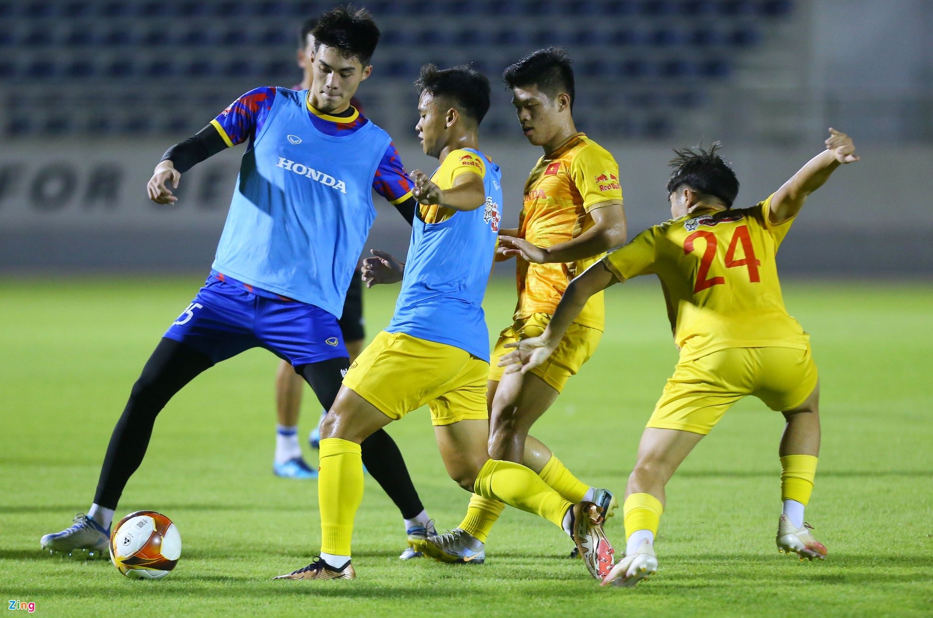 Lê Văn Đô lẻ loi trong ngày đầu của chiến dịch SEA Games - Bóng Đá