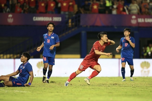 3 quyết định đúng đắn của HLV Troussier khiến Thái Lan hú vía - Bóng Đá