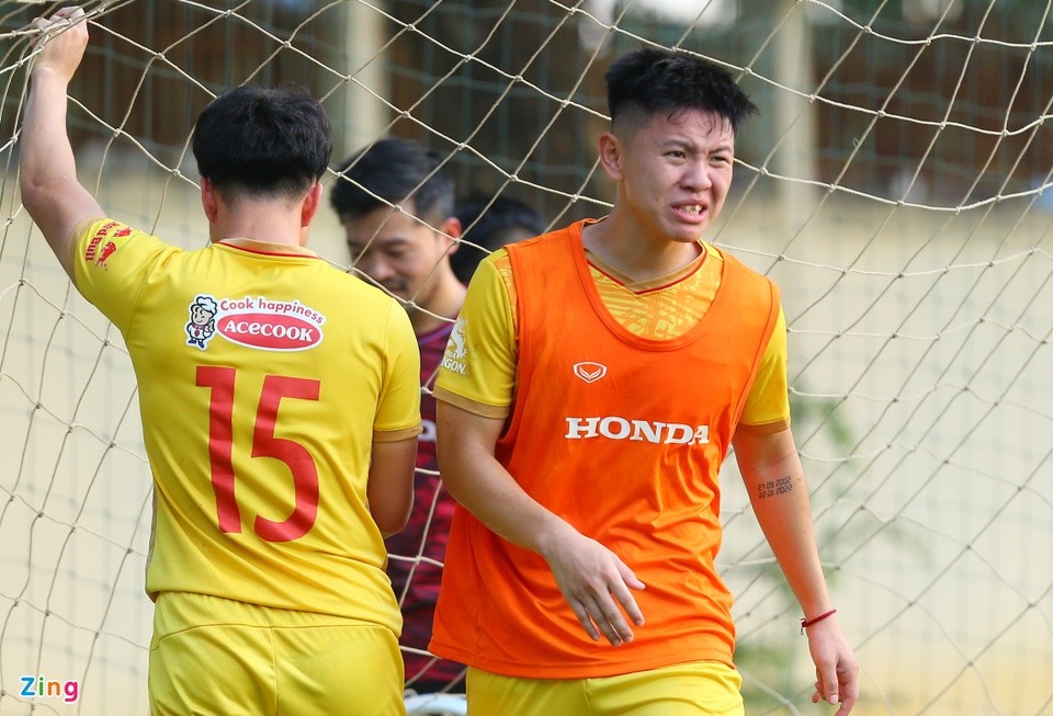 U22 Việt Nam bị quay lén từ trên cây trước trận Lào - Bóng Đá