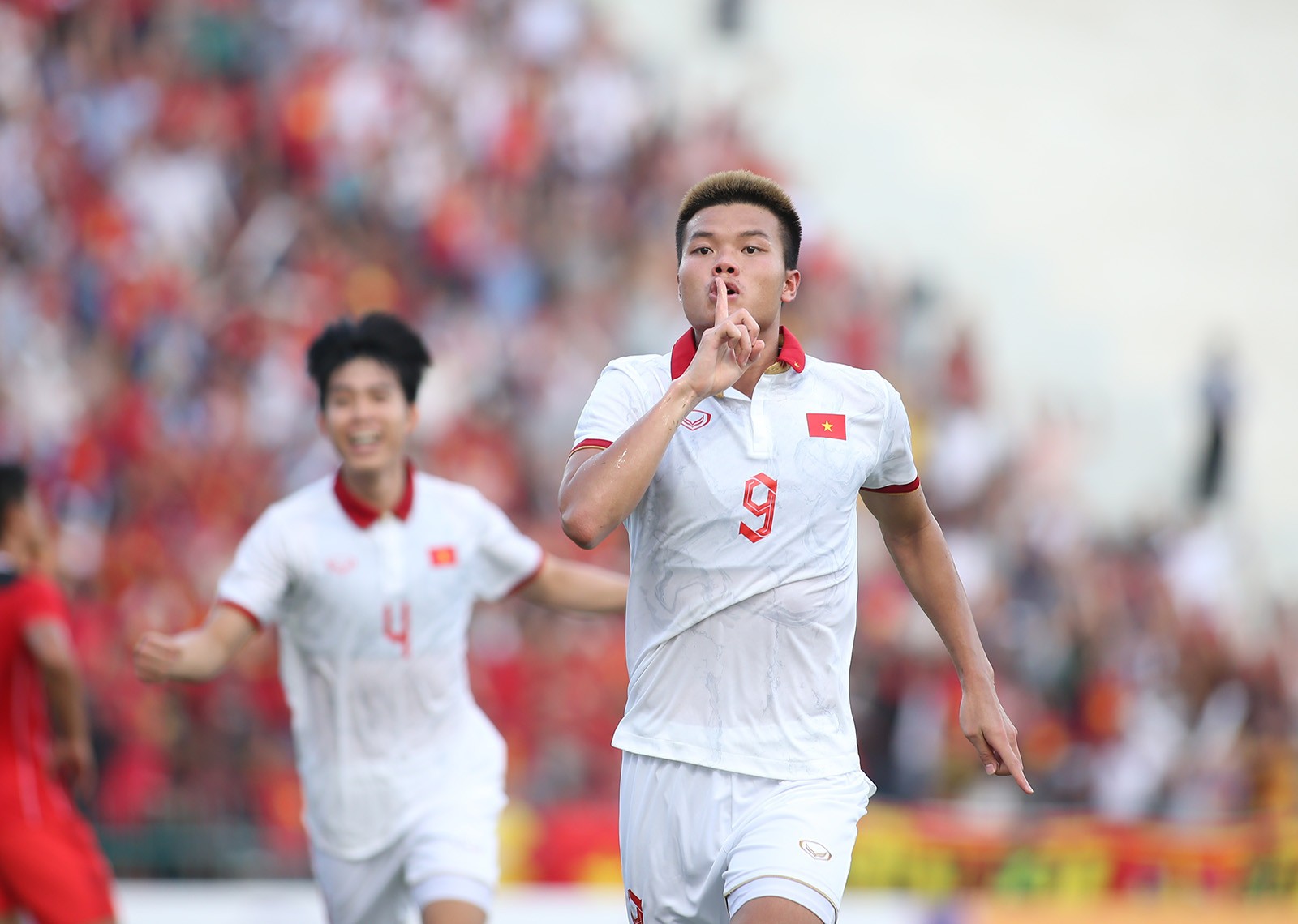 HLV Troussier gọi cầu thủ U18 CH Czech lên U23 Việt Nam - Bóng Đá
