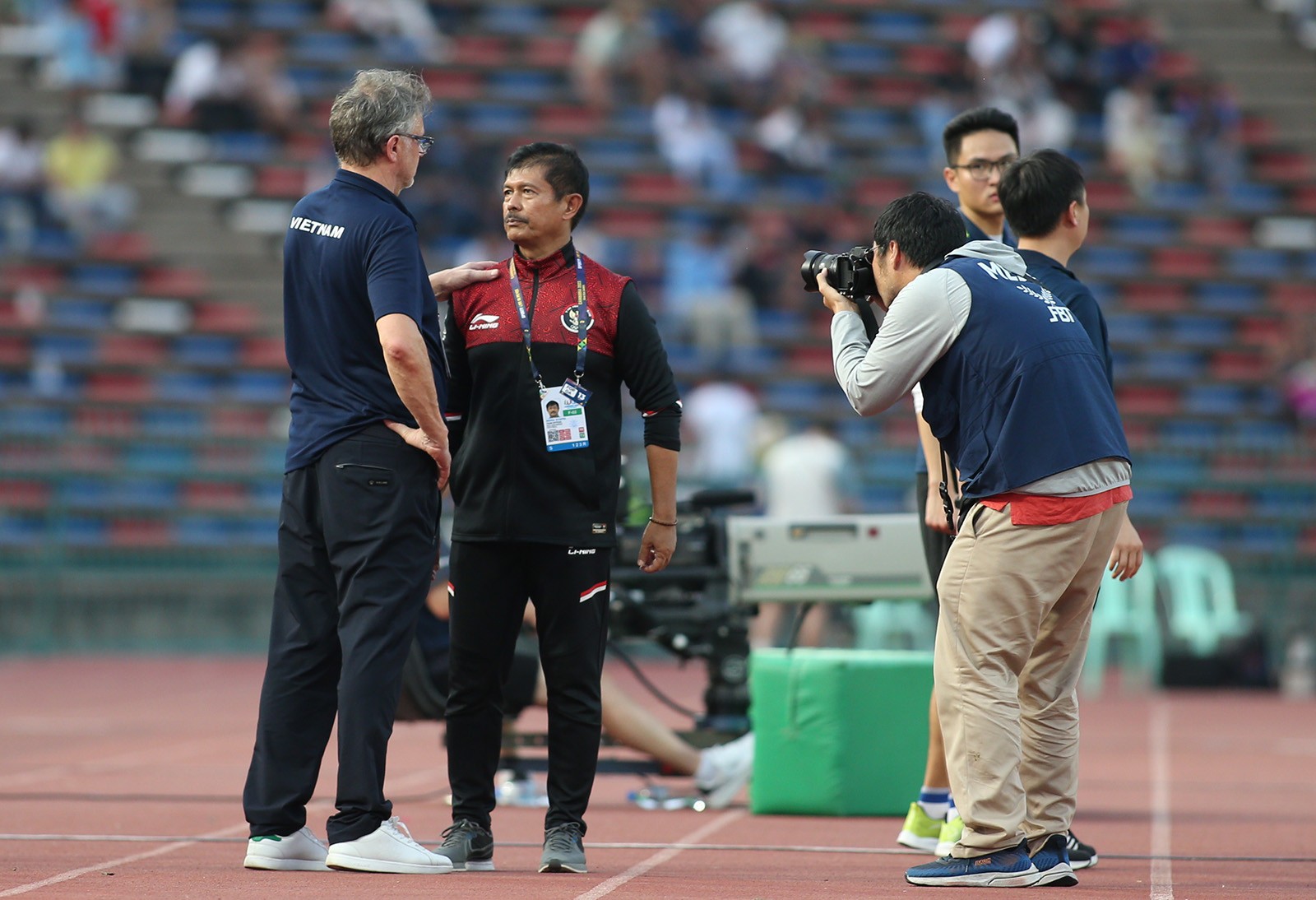 Cầu thủ U22 Việt Nam khóc nức nở sau trận thua - Bóng Đá