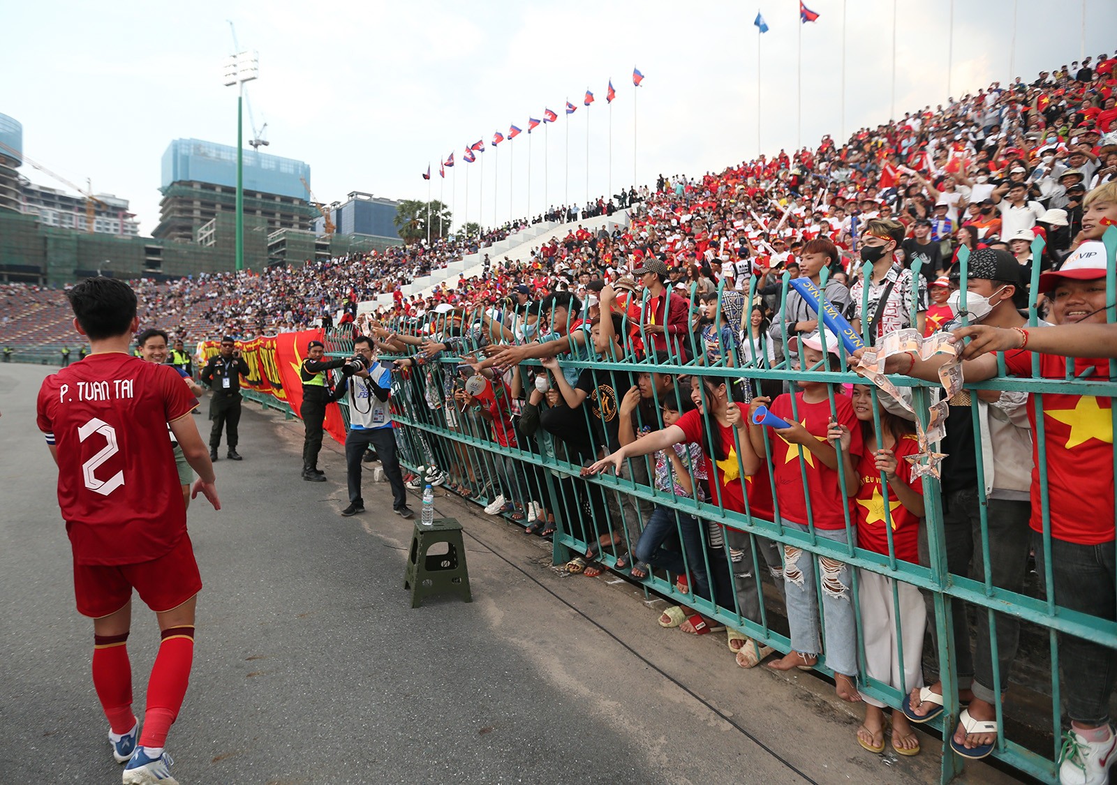U22 Việt Nam tri ân người hâm mộ trong ngày chia tay SEA Games - Bóng Đá