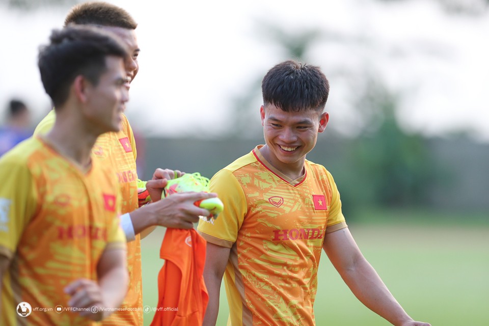 U22 Việt Nam nhọc nhằn dưới cái nóng 40 độ C ở Campuchia - Bóng Đá