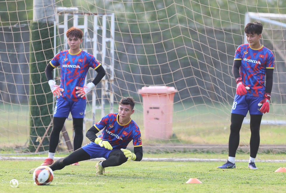 U22 Việt Nam nhọc nhằn dưới cái nóng 40 độ C ở Campuchia - Bóng Đá