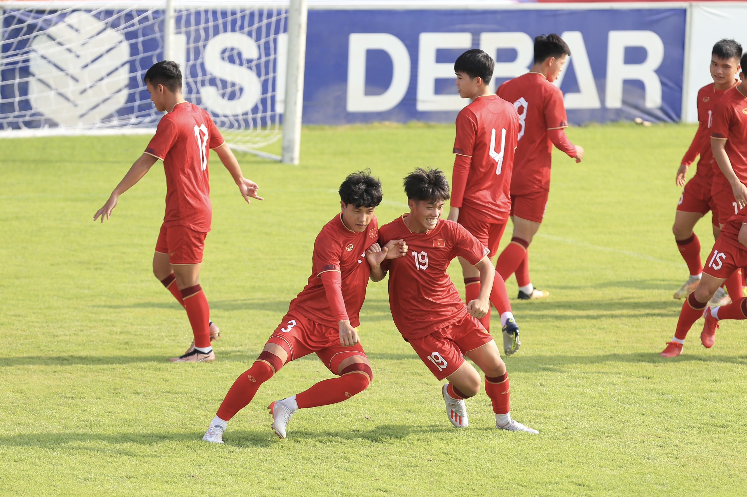 U22 Việt Nam rộn tiếng cười, hứng khởi chờ đấu Lào - Bóng Đá