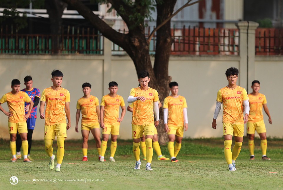 U22 Việt Nam nhọc nhằn dưới cái nóng 40 độ C ở Campuchia - Bóng Đá