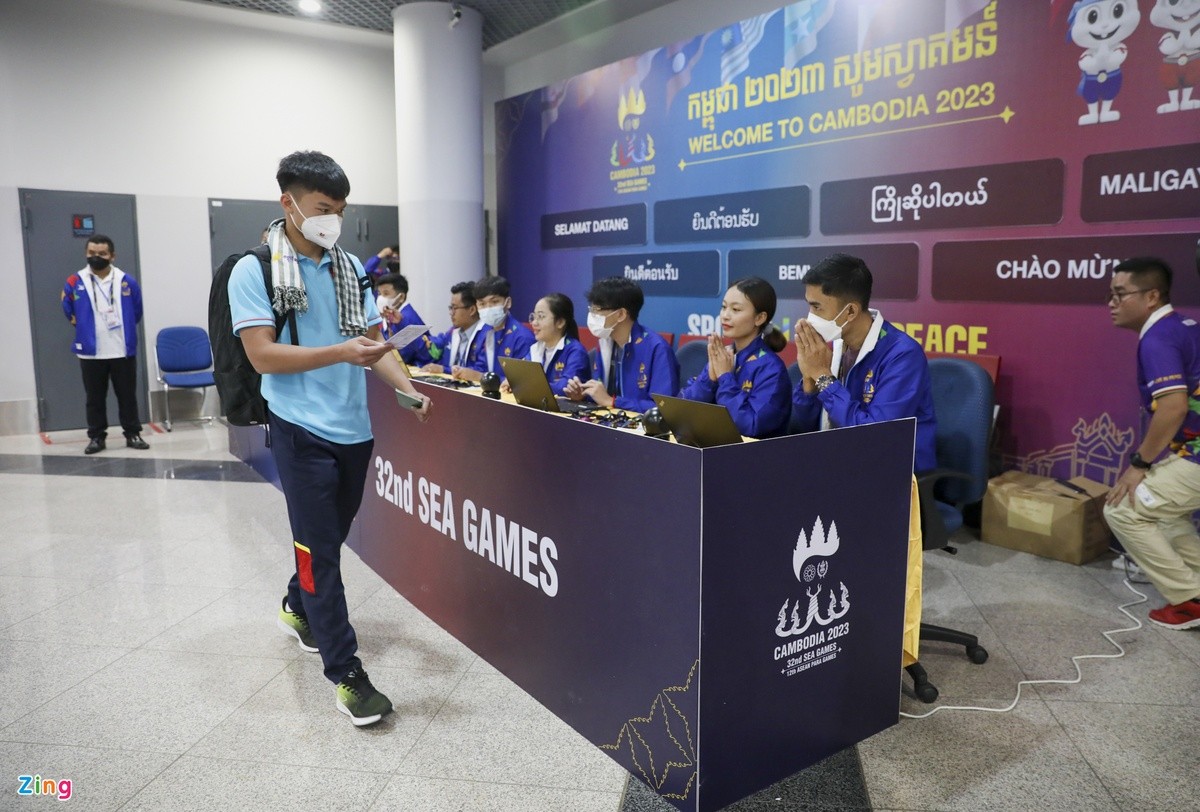 U22 Việt Nam đã đến Campuchia - Bóng Đá