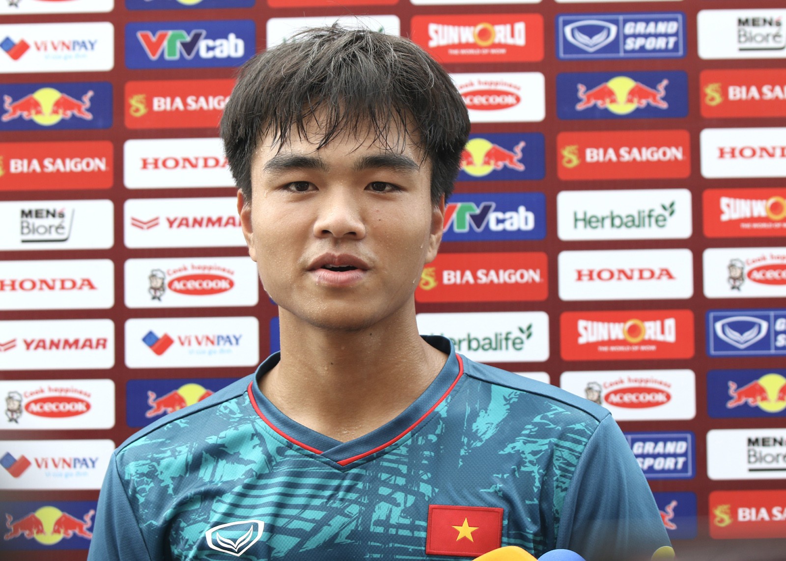 Sao trẻ U23 Việt Nam tiết lộ lý do đội bị 'ăn mắng' trên sân tập - Bóng Đá