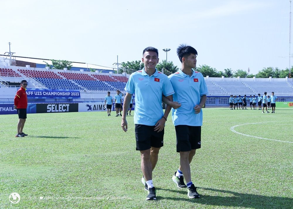 U23 Việt Nam làm quen sân Rayong, sẵn sàng lấy 3 điểm trước U23 Lào - Bóng Đá