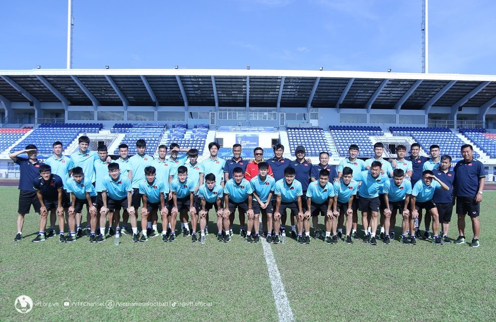 U23 Việt Nam làm quen sân Rayong, sẵn sàng lấy 3 điểm trước U23 Lào - Bóng Đá