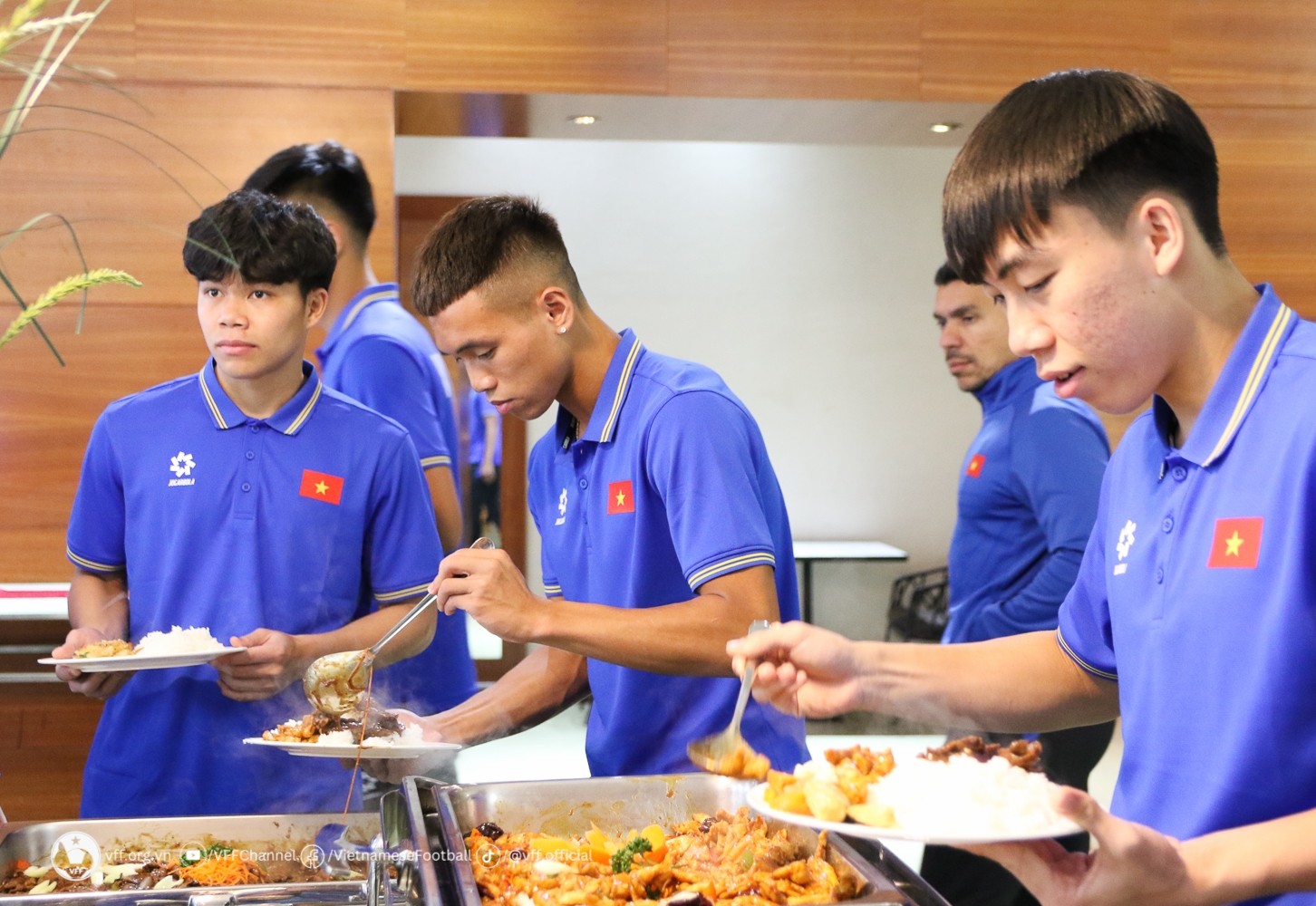 U23 Việt Nam đã đến Doha, sẵn sàng cho buổi tập đầu tiên - Bóng Đá