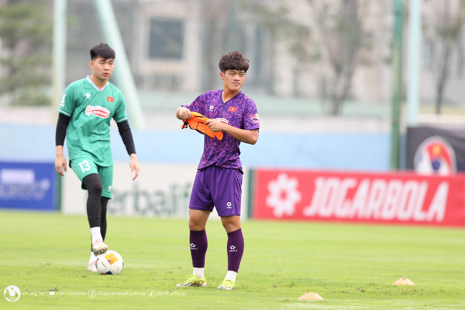 Đình Bắc và dàn sao U23 Việt Nam rạng rỡ ở buổi tập đầu cùng HLV Hoàng Anh Tuấn - Bóng Đá