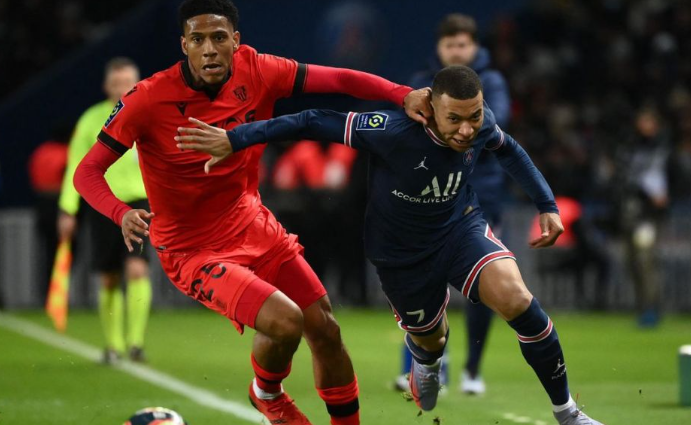 3 trung vệ mới đang trên đường tới Man Utd - Bóng Đá