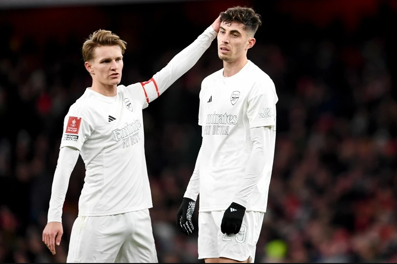 Hàng công tê liệt, Arsenal chết vì rút súng chậm - Bóng Đá