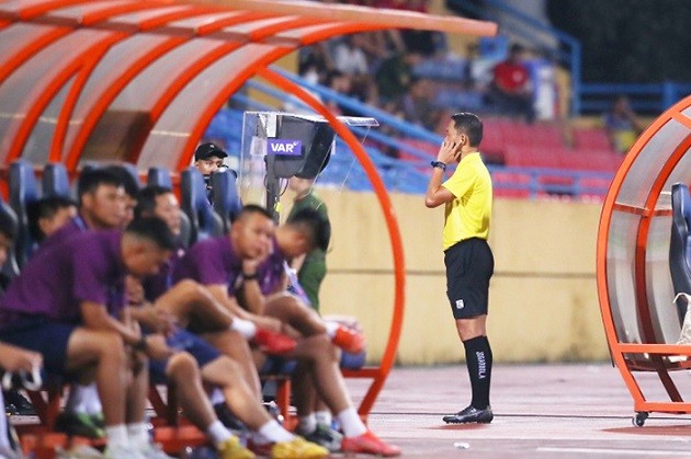 Một vấn đề từ VAR - Bóng Đá